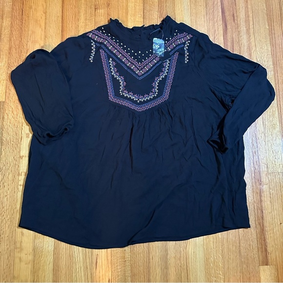 Torrid Washable Crinkle Gauze Relaxed Embroidered Blouse Size 2 (a3 - Picture 3 of 11
